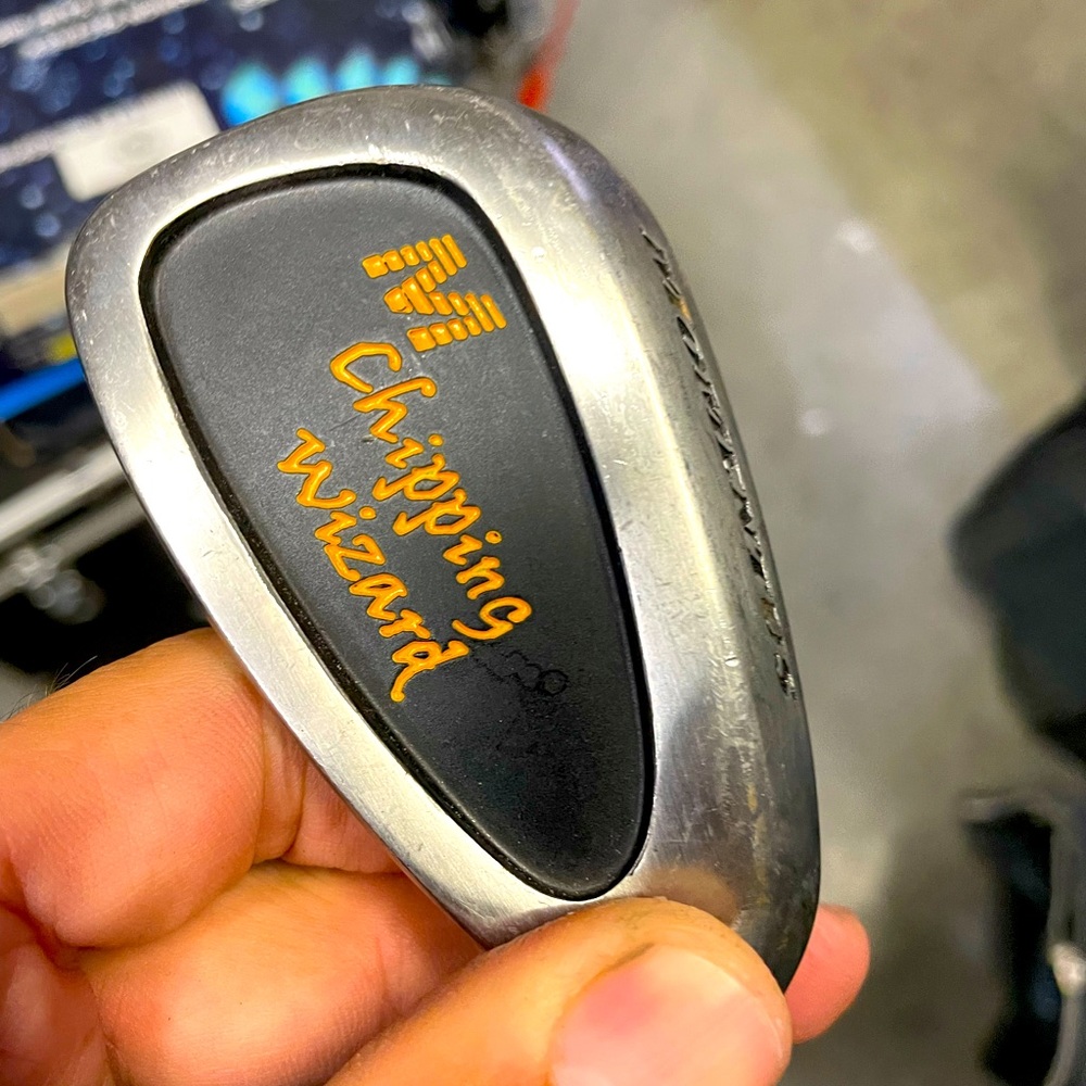 Golf trainer Momentus chipping wizard Right handed